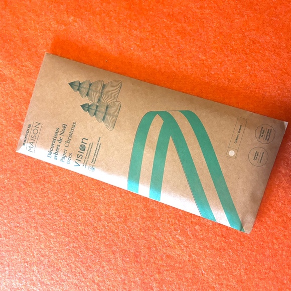 Handcrafted cream and gold 3D paper firs Christmas trees set of 2 NWT - Picture 3 of 7